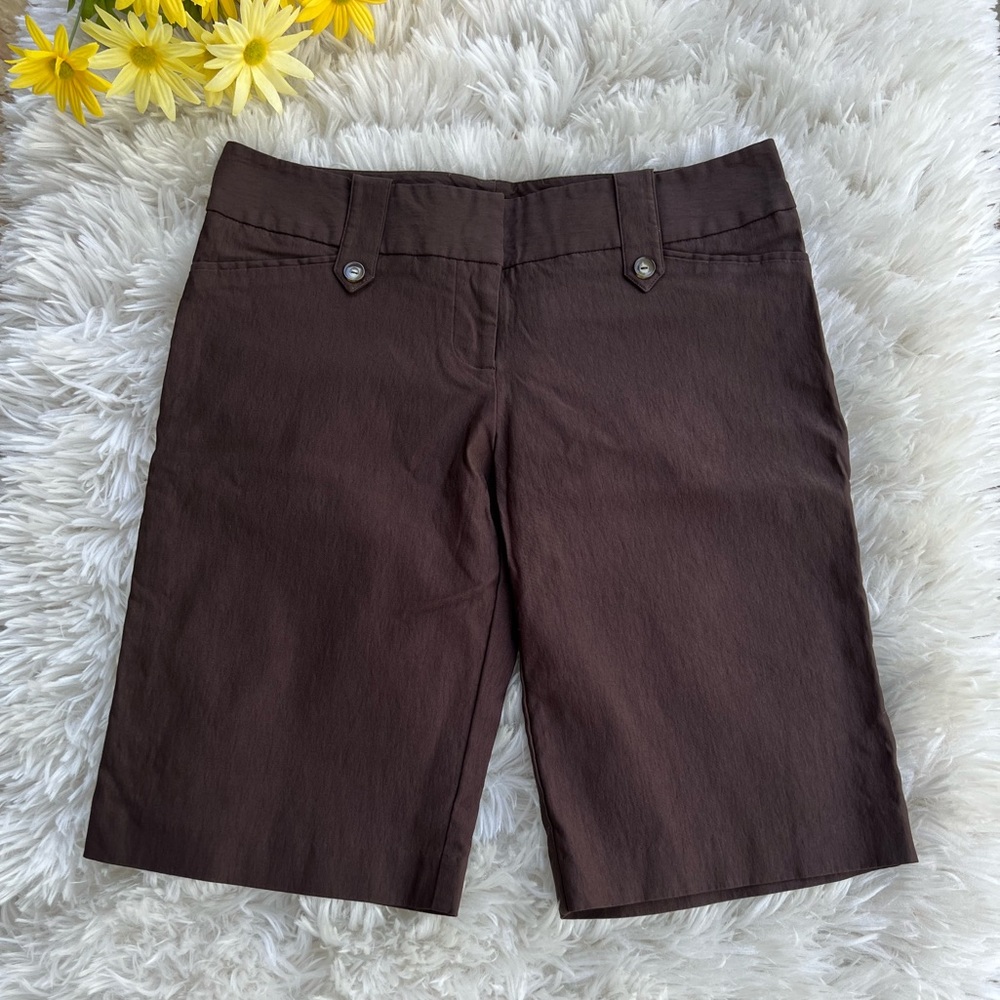 🌸 NWOT Brown Bermuda shorts 🩳